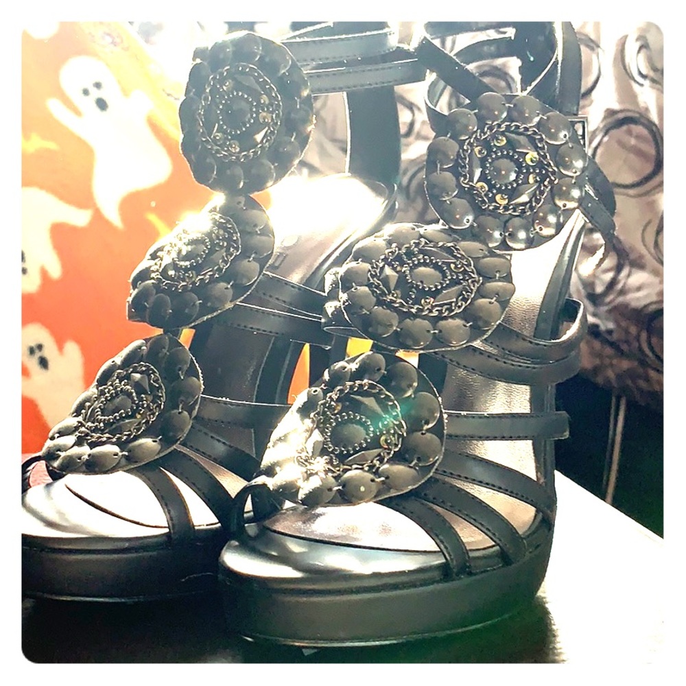 Sandal heels
